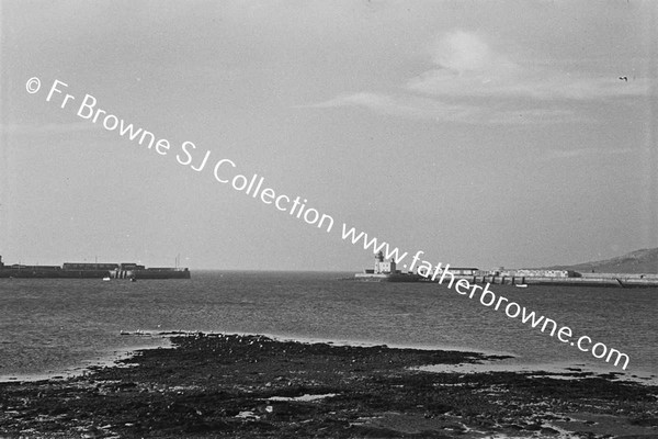 HOWTH HARBOUR LOW TIDE IRELAND'S EYE